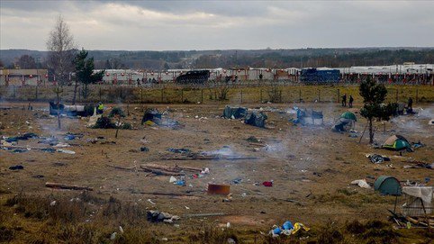 Polonya-Belarus sınırındaki mülteciler kampı boşalttı - 482 271