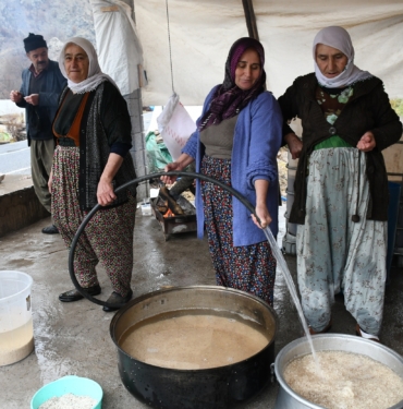 120 yıllık değirmende tahine dönüşen susam