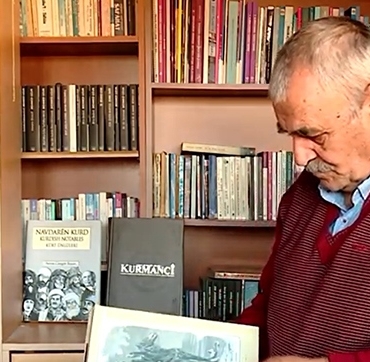 Bitlis’li öğretmen Kürtlerle ilgili 5 bin kitap bulunan arşiv oluşturdu