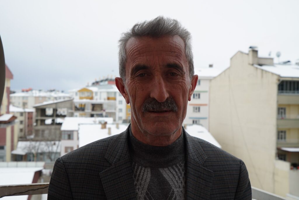 'Zarokên me di bin banê perwerdehiyê de ji zimanê dayikê tên dûrxistin' - Yilmaz Telek