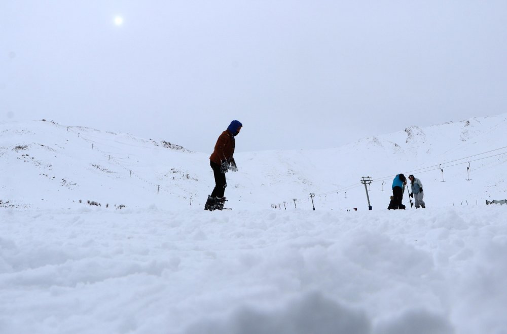 Van'da Kayak tesisi 3 yıl aradan sonra açıldı - abali kayak merkezinde 3 yil sonra istenilen kar seviyesine ulasildi 2353 dhaphoto14
