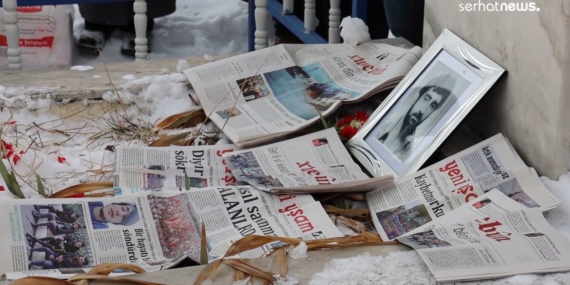 Van’da Katledilen Gazeteci Karaağar mezarı başında anıldı