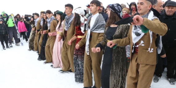 Hakkari’de kar festivali renkli görüntülere sahne oldu