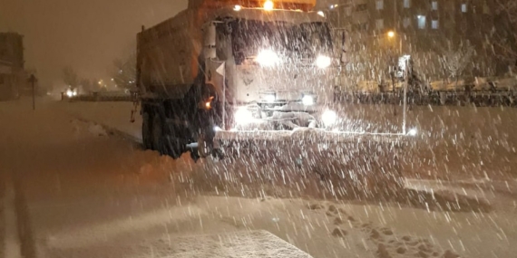 Van’da 98 yerleşim yerinin yolu ulaşıma kapandı