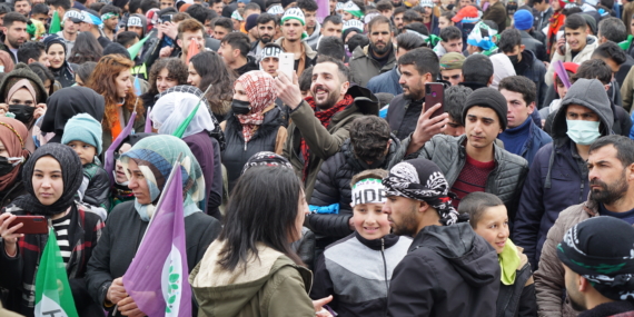 Erciş’te Newroz baskınları: 4 gözaltı