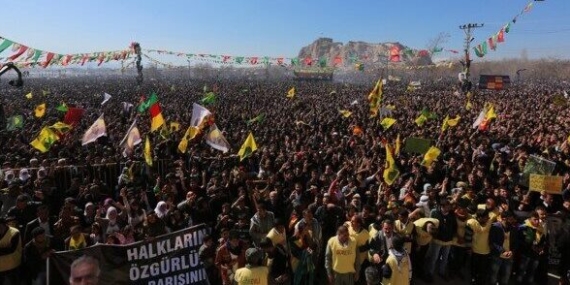 Bir Kıvılcımdan Yüzbinlere: Van Kalesi’nde 30 yıl önce yakılan Newroz ateşi