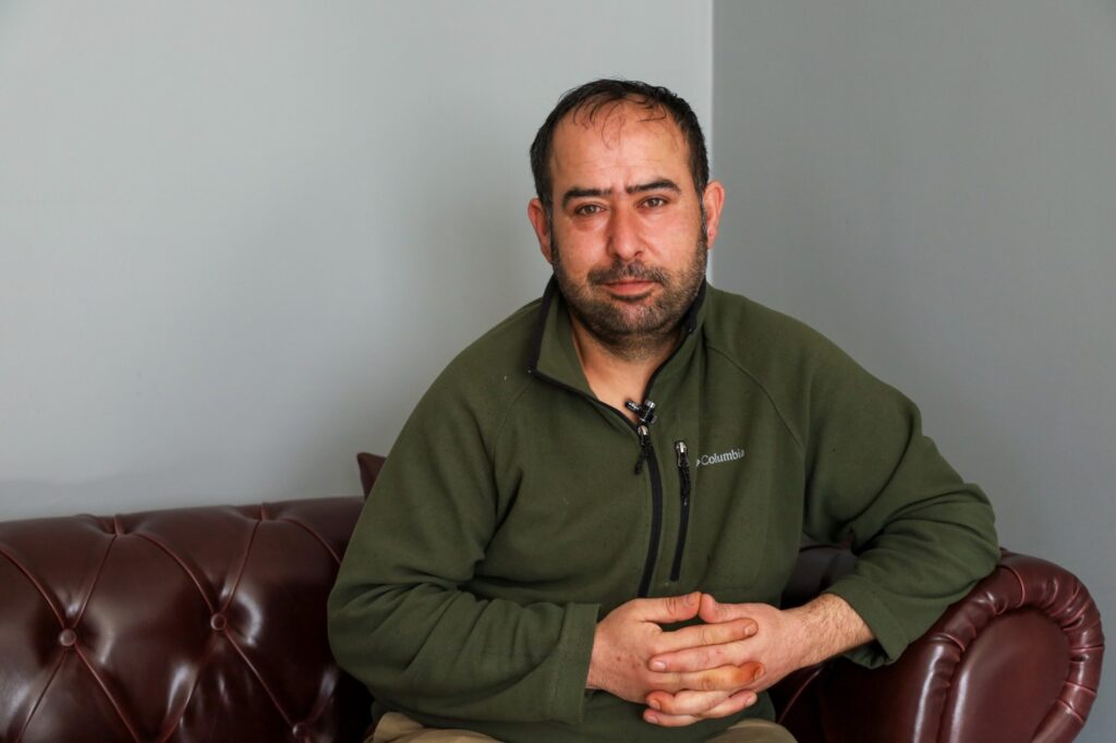 Esnafı dolandırdığı iddia edilen AKPli Gülaçar, haberi yazan gazeteciyi davalık etti - Yasin Ipek