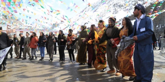 Sümbül Dağı eteklerinde Newroz coşkusu