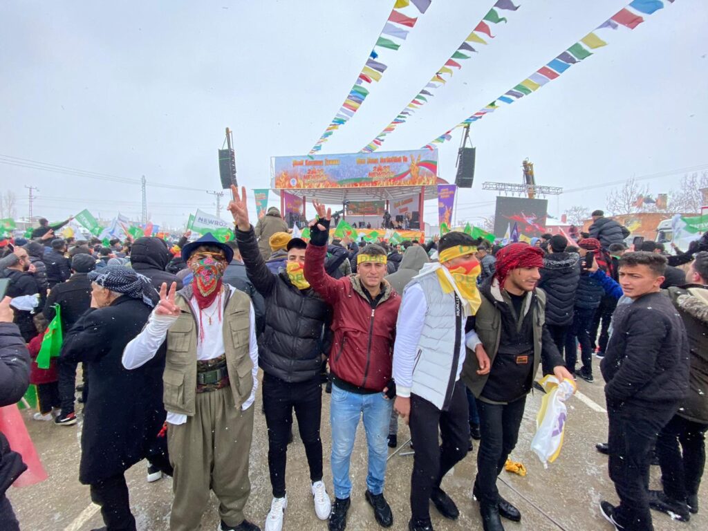 Van Newroz alanına akın ediyor - newroz van