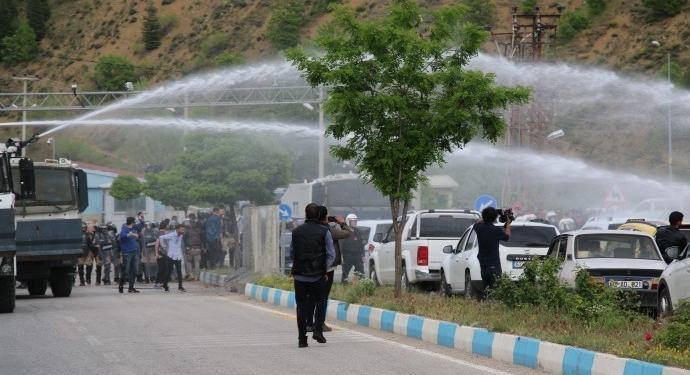 Aysel Doğan'ın cenazesi polis gözetiminde toprağa verildi