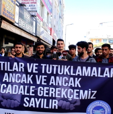 HDP Gençlik Meclisi üyelerinin tutuklanması Van’da protesto edildi