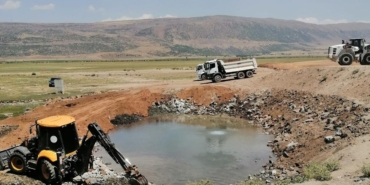 Kaymakamın savunduğu duvarı kaymakamlık yıktı