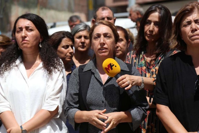 HDP’li heyet Derik’te: 21 canın katili Cengiz Holding’dir - saliha