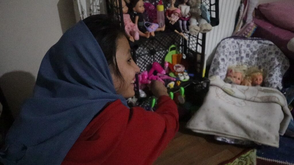 Zeynep a ku ji Talîbanê reviyaye: Jin li wê derê bê qedrin - afgan kadin goc 3 1024x576 1