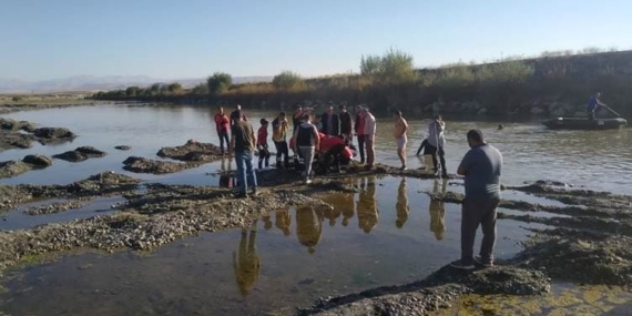 Ağrı’da dereye giren 2 kardeşin cansız bedenine ulaşıldı