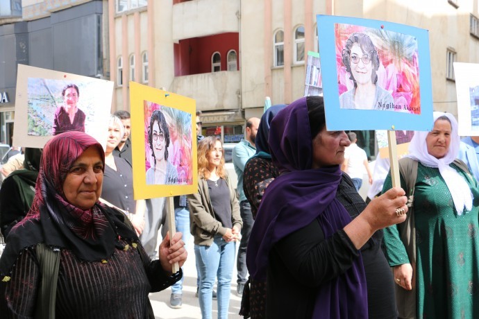 Kars ve Hakkari’de kadınlar: Nagihan’ın mücadelesini büyüteceğiz - hakkari yuksekova aciklama1