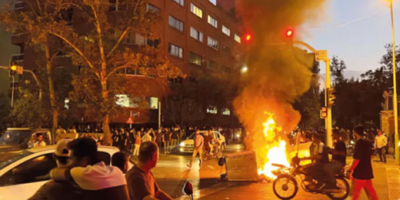 İran’da başlayan protestolar ikinci ayında