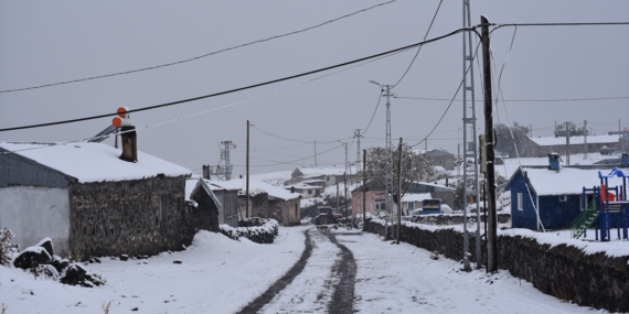 Kars’ta kar yağışı hayatı olumsuz etkiledi