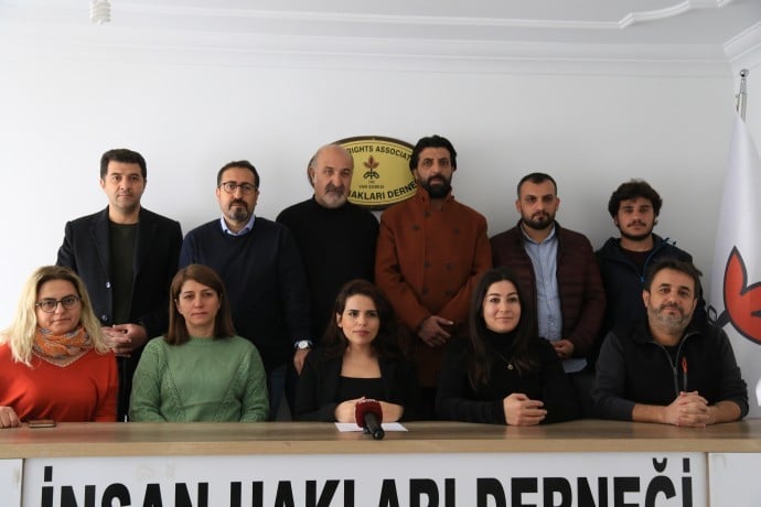 Van’da gazeteci ve hak savunucularına dönük uygulamalara tepki - ihd aciklama1