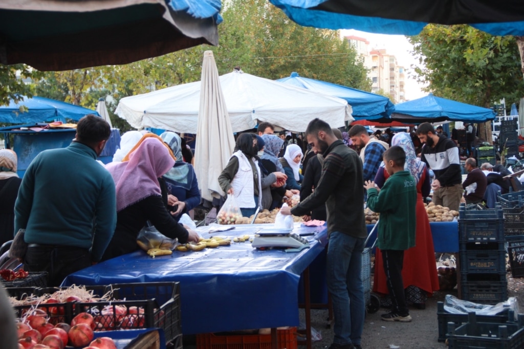 ‘Kadın Semt Pazarı’ erkek pazarcıların işgali altında - kadin pazari 2