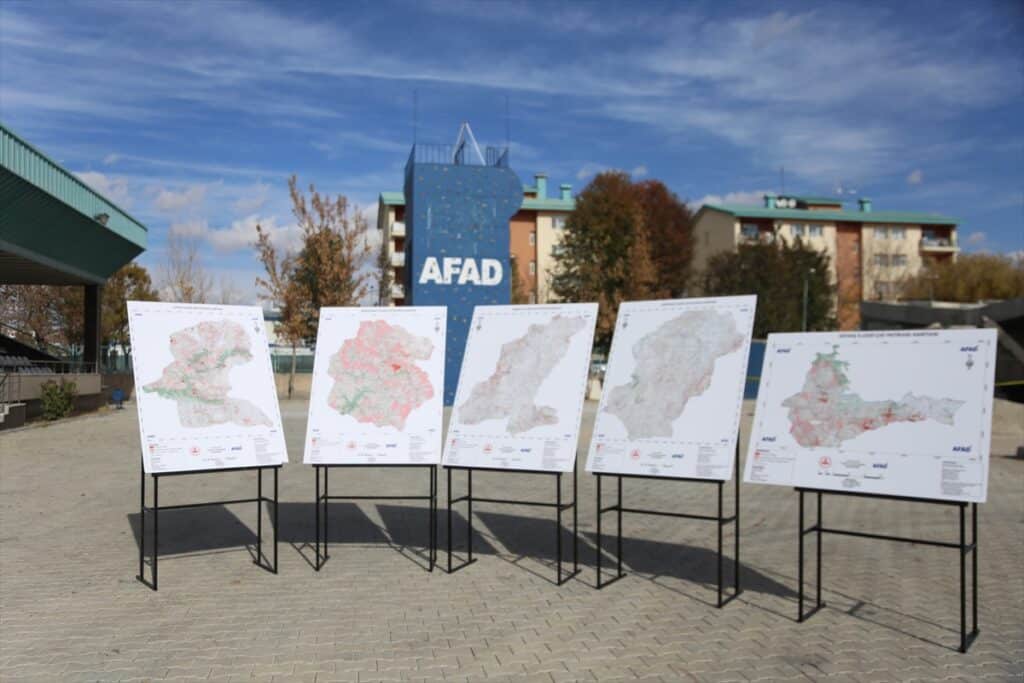 AFAD, Van'daki 5 ilçede 4 bin çığ patikası tespit etti - van ilceler cig tehdidi 3