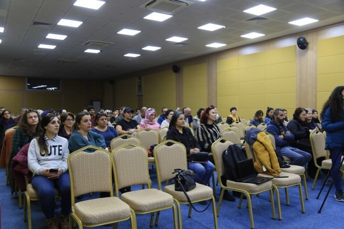 Van ve Hakkari’de kadınlar 25 Kasım etkinliğinde buluştu - van kadin platform panel