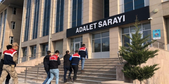 Van’da mültecilere işkence yapan çeteye operasyon