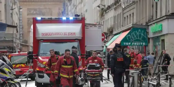 Serokê Fransayê Macron êrîşa li Parîsê şermezar kir