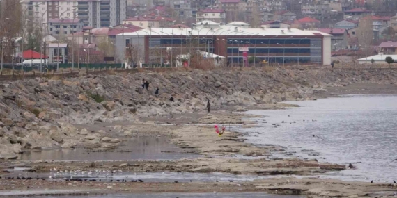 Van Gölü’ndeki çekilme korkutan düzeye ulaştı!