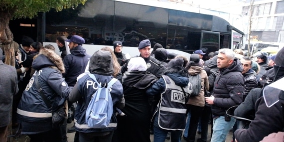 Van’da yapılmak istenen yürüyüşe müdahale: Çok sayıda gözaltı