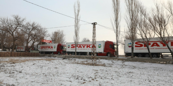 30 yıldır kapalı olan sınır kapısı deprem ardından açıldı