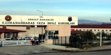 Cezaevi boşaltıldı Tutuklular sevk ediliyor