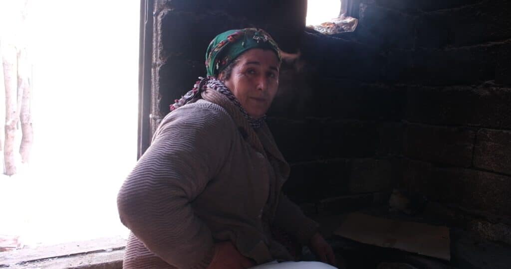 Vanlı kadınlar depremzedeler için kolları sıvadı - Delila Abi