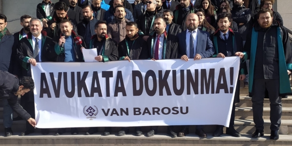 Van’da avukata yönelik şiddet protesto edildi