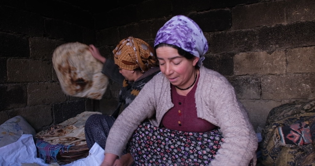 Vanlı kadınlar depremzedeler için kolları sıvadı - Taybet Aslan 1