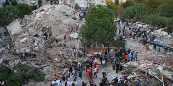 Vanlı eğitimciler deprem bölgesinde: Acil yardım edin