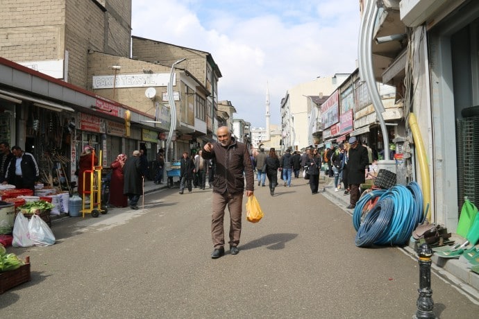 Ramazan ayında Van halkı pazara inemedi - 690x450nc v 23 03 2023 ramazan alisverisi sokak rop3
