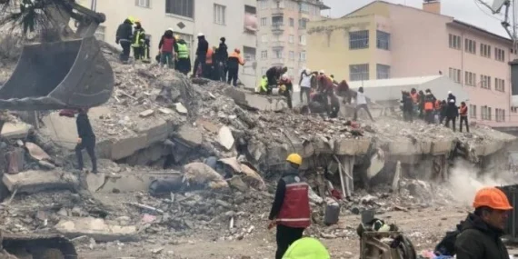 Van’da korkutan deprem raporu:  Sıvılaşma yaşanıyor