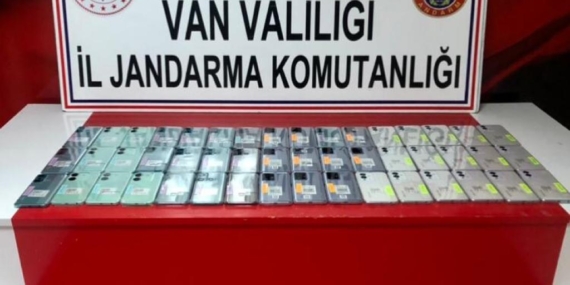 Van’da çok sayıda kaçak telefon ele geçirildi