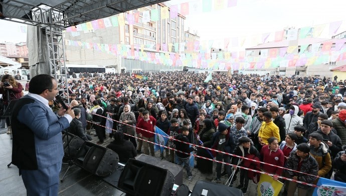 Newroz ateşinin ısıttığı Doğubayazıt’ta: Bu Newroz özgürlük Newrozu olacak - dogubayazit newroz kutlamasi son2