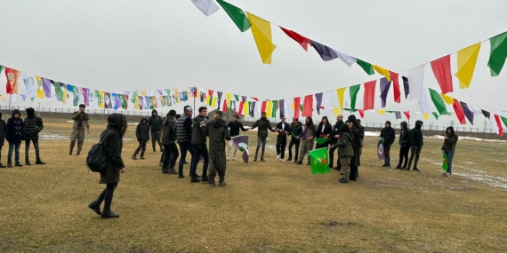 Yüksekova’da halk Newroz alanına akın ediyor