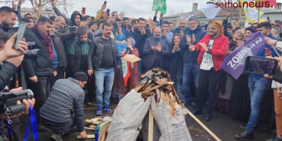 Kars’ta halk Newroz alanına akıyor