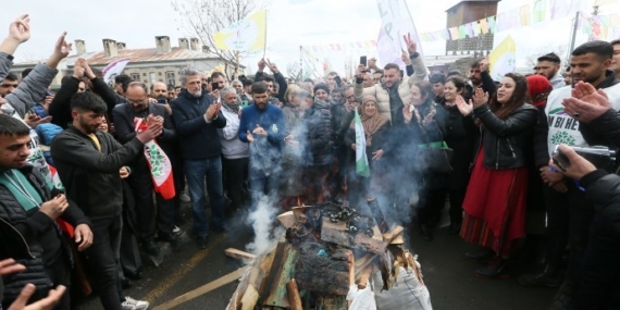 Koçyiğit Kars Newrozu’nda: Yastayız, öfkeliyiz