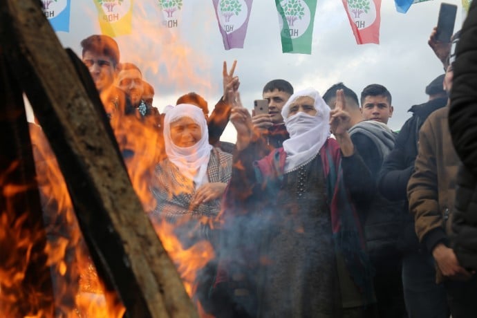 Malazgirt'te 5 yıl sonunda Newroz ateşi harlandı - mus malazgirt newrozz7