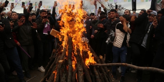 Muş Newrozu’nda seçimlerde 3 sıfır yapma sözü