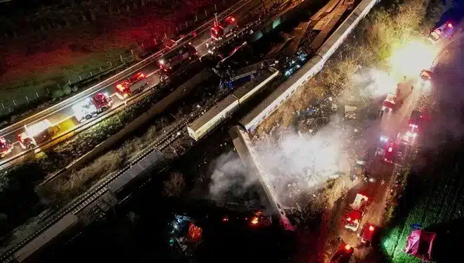 Tren kazası can aldı: 32 ölü - tren kazasi