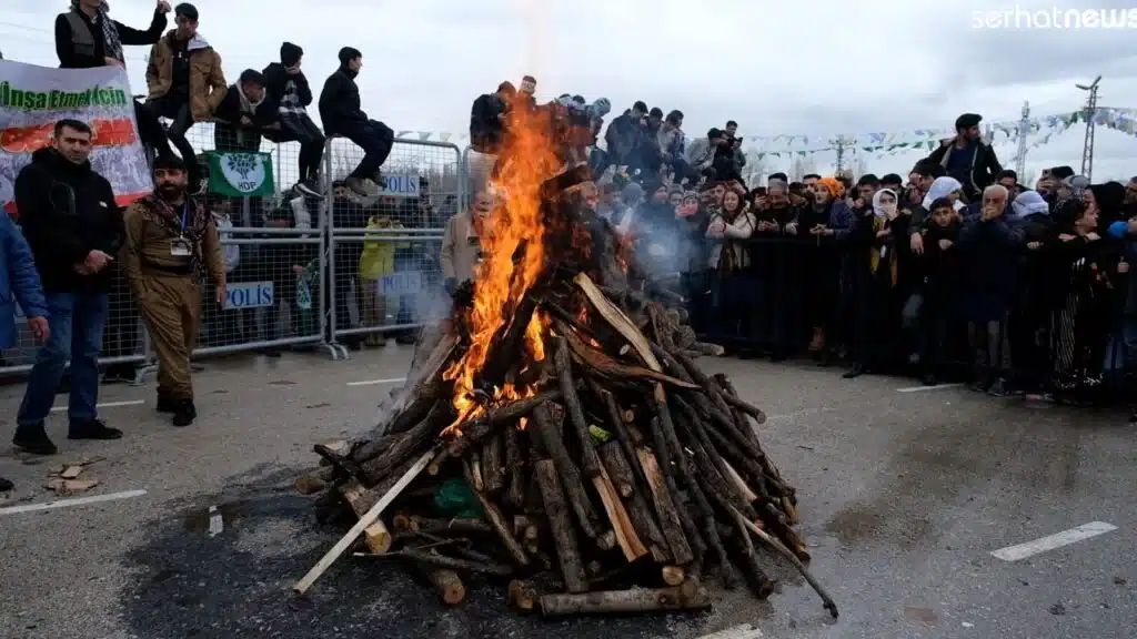 Mehmet Gur nivîsî: Bi çoşa Newrozê ber bi hilbijartinan ve - van newroz atse harlama 1 1024x576 2