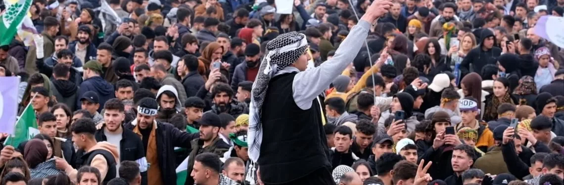 van-newroz-atse-harlama-4-1140x570