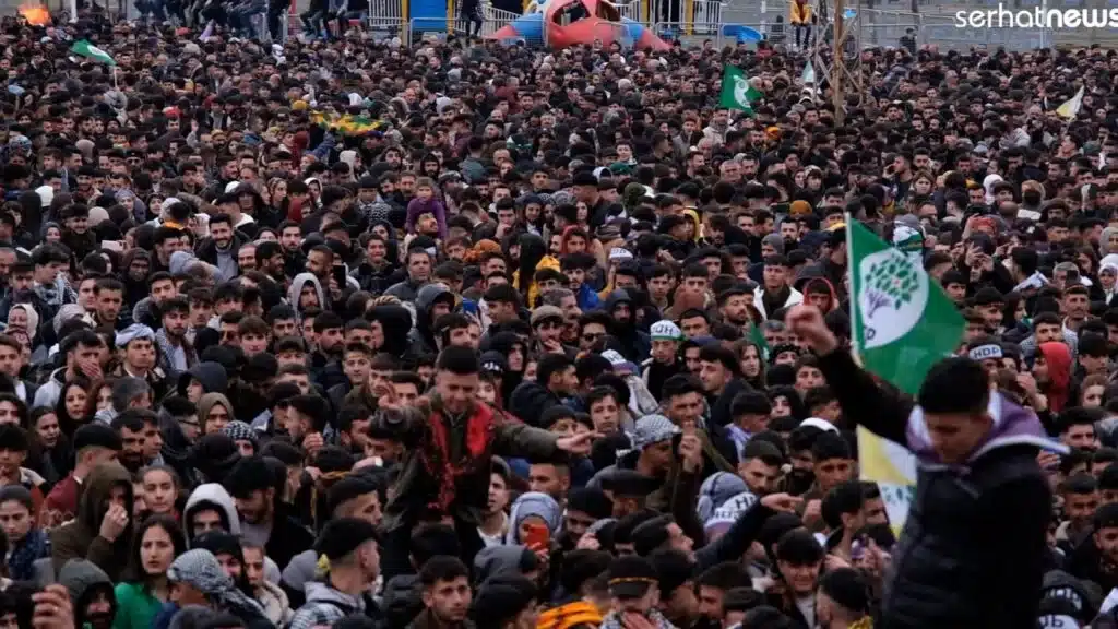 Temelliyê HDP’î di Newroza Wanê de axivî: Em ê di hilbijartinê de bersiv bidin talankirinê - van newroz atse harlama 5 1024x576 1