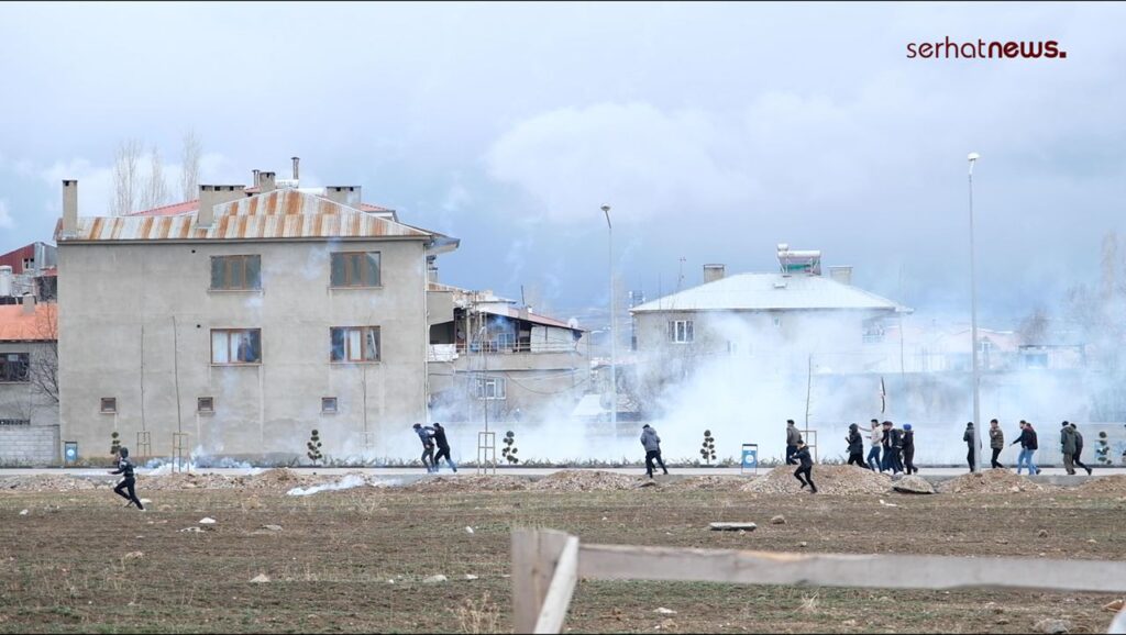Van’da olaylar sona erdi: 37 kişi gözaltına alındı - van newroz mudahale 2
